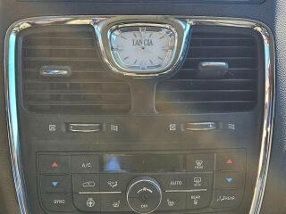 Lancia Voyager Platinum 2.8 R4 130kW