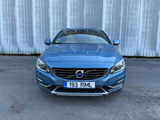 Volvo V60 Plug-In Hybrid AWD 2.4 D6 AWD 158кВ