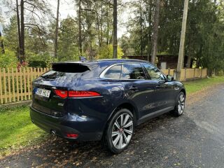Jaguar F-Pace Portfolio 3.0 221kW