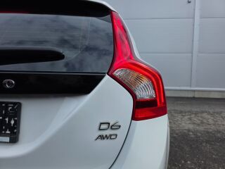 Volvo V60 Summum AWD Plug-In Hybrid Ice White 2.4 D5 158kW
