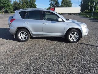 Toyota RAV4 2.2 100кВ