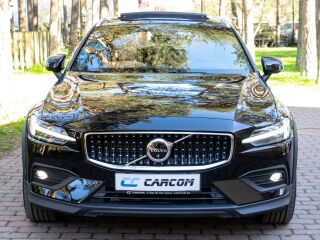 Volvo V60 Cross Country MY24 ULTIMATE BRIGHT Xenium Full 2.0 B4 MHEV Kerghübriid Polestar 145кВ