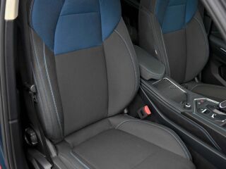Lynk & Co 01 MORE/RECHARGE/INFINITY/INTELLI SAFE/XENIUM/ 1.5 Twin-Engine PLUG-IN-HYBRID MY22 192kW