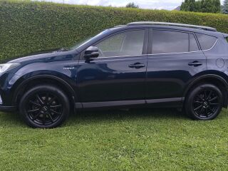 Toyota RAV4 Luxury Plus 2.5 114kW