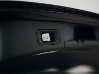 Mercedes-Benz C 300 e 2.0 235kW