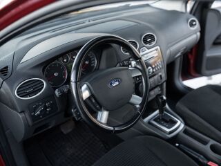 Ford Focus Ghia 2.0 107кВ