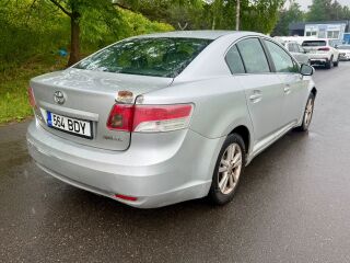 Toyota Avensis Linea Sol 1.8 108kW