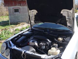 Mercedes-Benz E 220 2.2 R4 70kW