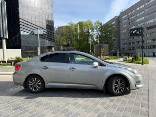 Toyota Avensis Linea Sol 1.8 108kW