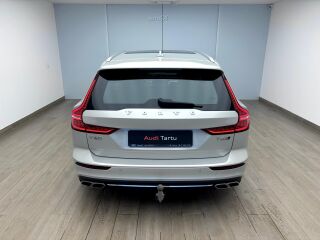 Volvo V60 T6 Inscription AWD 2.0 228кВ