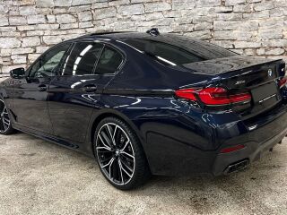BMW M550 X-Drive Performance 4.4 Twin-Turbo V8 390кВ
