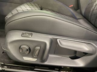 Volkswagen Passat Variant 4Motion R-Line Black Style 142kW