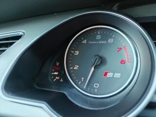 Audi S5 4.2 V8 260кВ