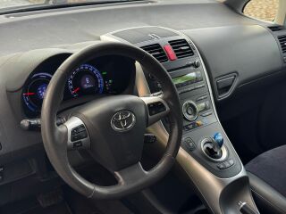 Toyota Auris Facelift Hybrid 1.8 73kW