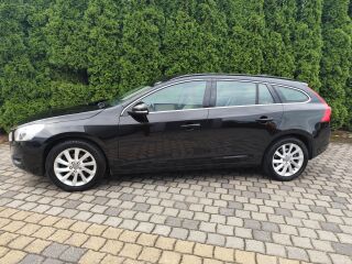 Volvo V60 MOMENTUM 1.6 R4 D2 84кВ