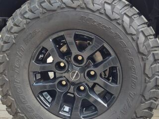 Land Rover Defender 2.4 90kW
