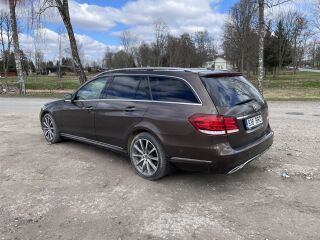 Mercedes-Benz E 350 BLUETEC 4MATIC 3.0 V6 190kW