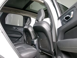 Volvo XC60 AWD ULTIMATE DARK LUXURY XENIUM FULL 2.0 B5 KERS Mild Hybrid 184kW