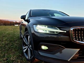 Volvo V60 Cross Country AWD Inscription B4 KERS 2.0 145kW