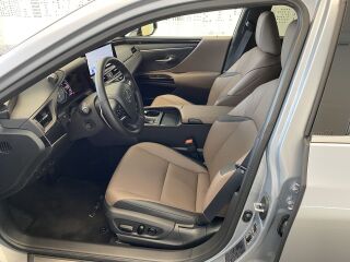 Lexus ES 300h Limited Edition 2.5 131кВ