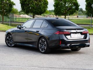 BMW 520 M-Sportpakett Pro Iconic Glow 2.0 145кВ