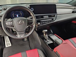 Lexus ES 300h F-Sport S Mark Levinson 2.5 131kW