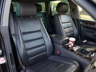 Volkswagen Touareg 4x4 2.5 128кВ