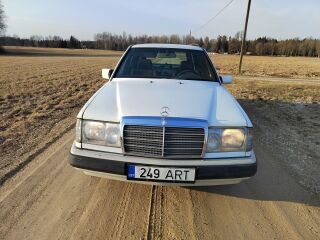 Mercedes-Benz 250 2.5 R4 66kW