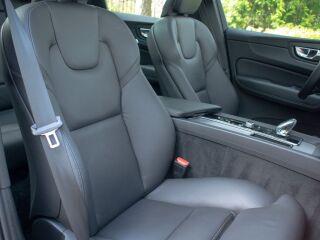 Volvo XC60 4C Inscription Intelli PRO Xenium Sky 2.0 B5 AWD KERS MHEV Kerghübriid 183kW