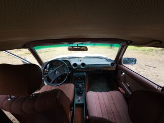 Mercedes-Benz 240 2.4 53kW