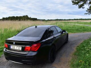BMW 750 Individual Shadowline 4.4 V8 N63 300kW