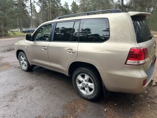 Toyota Land Cruiser 200 V8 4.5 195kW