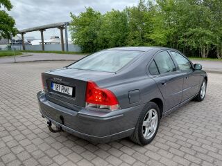Volvo S60 D5 2.4 R5 93kW