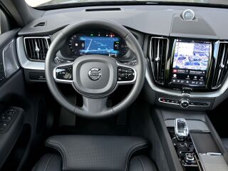 Volvo XC60 AWD 4C B&W LUXURY+ BLACK EDITION INTELLI PRO 2.0 T6 Plug-in LONG RANGE 293kW