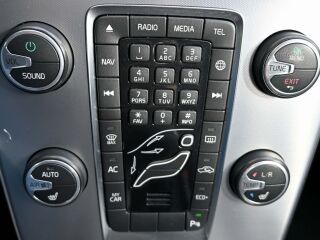 Volvo V40 Cross Country MOMENTUM CROSS THORS INTELLI XEN 2.0 D3 110kW