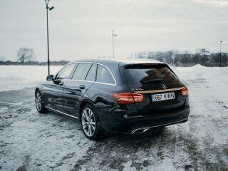 Mercedes-Benz C 300 e 2.0 235kW