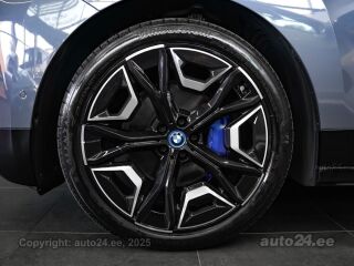 BMW iX xDrive 40 102кВ