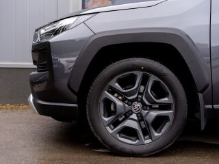 Toyota RAV4 Adventure 2.5 131кВ