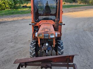 Minitraktor KUBOTA B7100 4WD