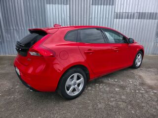 Volvo V40 Luxury Passion Red Solid 2.0 D3 110кВ