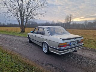 BMW 525 2.5 110kW