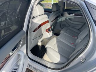 Audi A8 4.2 V8 273kW