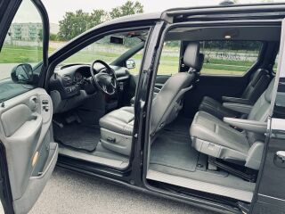 Chrysler Grand Voyager Limited Edition Stow/N/Go 2.8 R4 CRD 110кВ