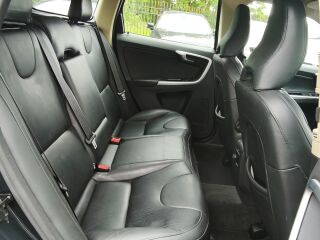 Volvo XC60 FACELIFT R-design 2.0 R5 120kW
