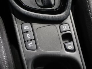 Toyota Yaris Active Plus 1.5 68кВ
