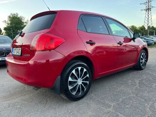 Toyota Auris 1.6 R4 91кВ