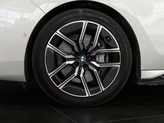 BMW i7 eDrive50 M Sport pakett 250kW