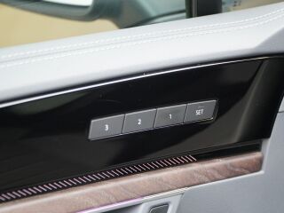 Volkswagen Touareg Elegance 4-Motion 3.0 170кВ