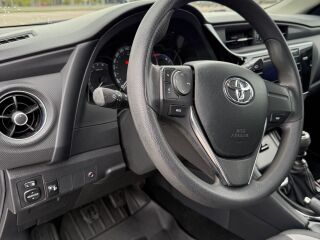 Toyota Auris 1.6 97kW