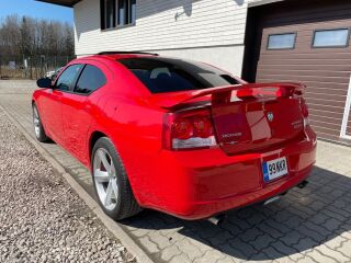 Dodge Charger SRT8/ 6.1 V8 318kW